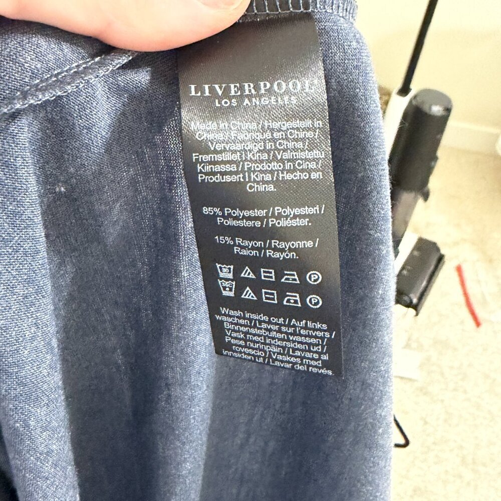 New With Tags Liverpool Los Angeles Retro Graphic Tee – Size M - Picture 3 of 7